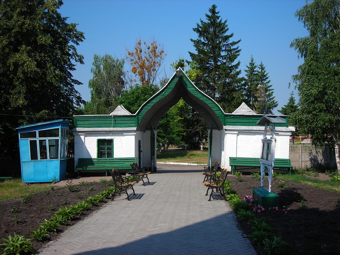 Спасо-Преображенська церква у селі Мошни фото