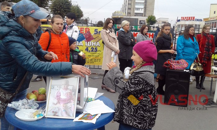 благочинний концерт біля Центрального ринку у Вінниці фото