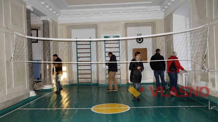 палац Холоневських в Іванові фото