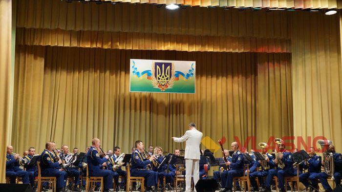 У Вінниці військові грали на саксофоні, ксилофоні, кларнеті, флейті (ФОТО)