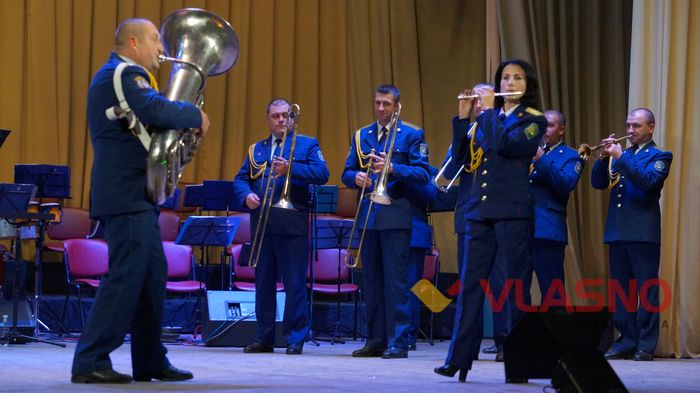 У Вінниці військові грали на саксофоні, ксилофоні, кларнеті, флейті (ФОТО)