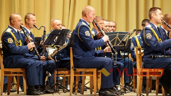 У Вінниці військові грали на саксофоні, ксилофоні, кларнеті, флейті (ФОТО)