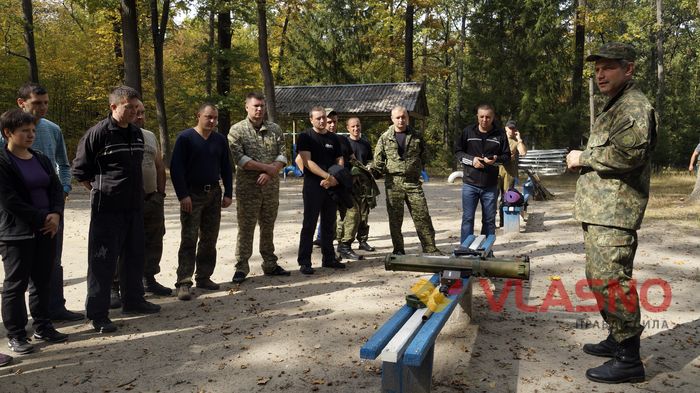 Рукопашний бій, холодна зброя і таємниці диверсантів – під Вінницею триває військовий вишкіл