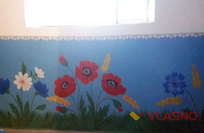маки у підїзді