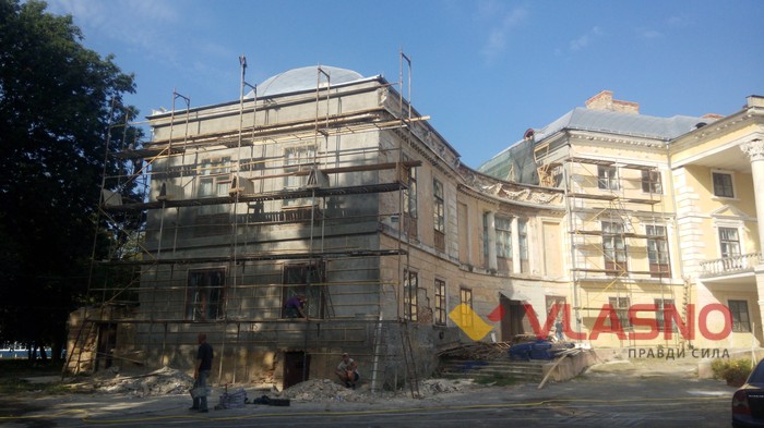 палац у Вороновиці фото
