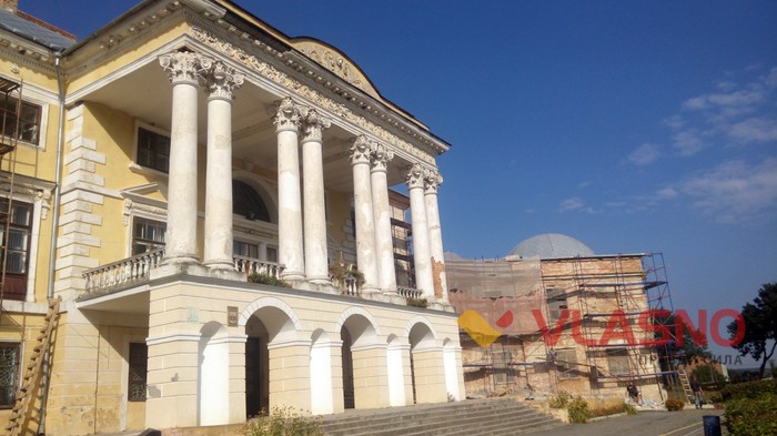палац у Вороновиці фото