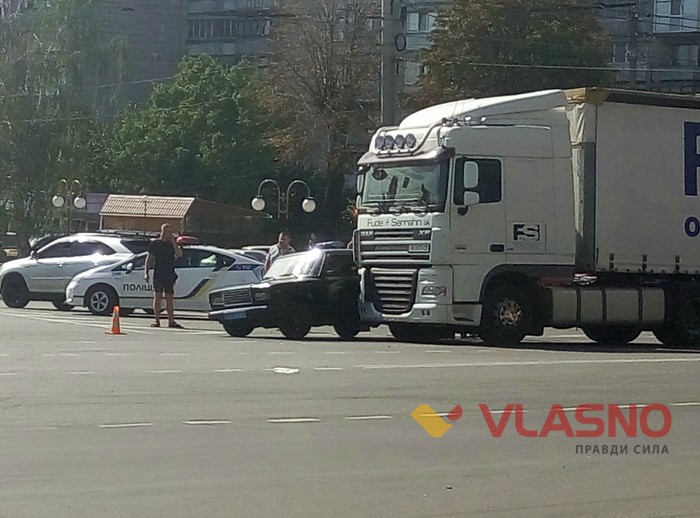 аварія за участі патрульної поліції у Вінниці фото
