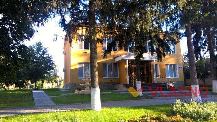 Доярці встановили погруддя у місті на Вінниччині