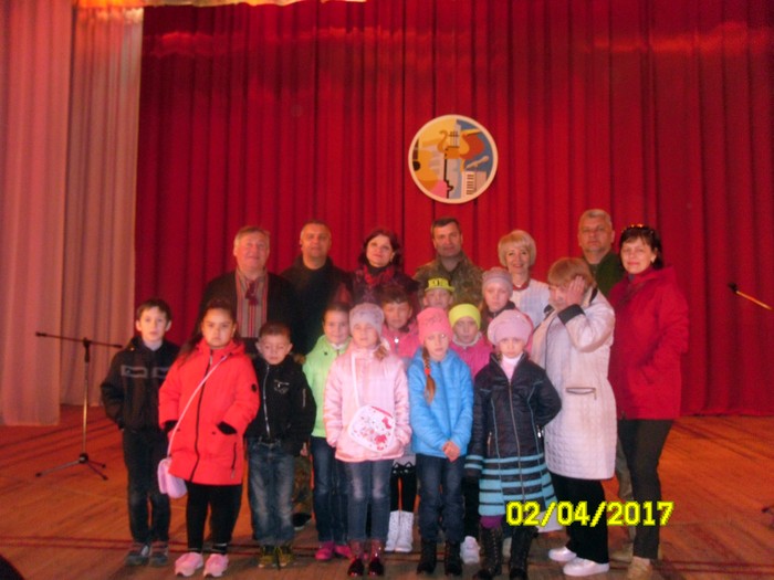 народний артист України Олег Білик на передовій фото