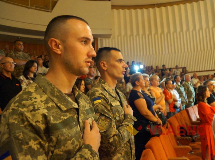вручення у Вінниці нагороди Народний Герой України фото