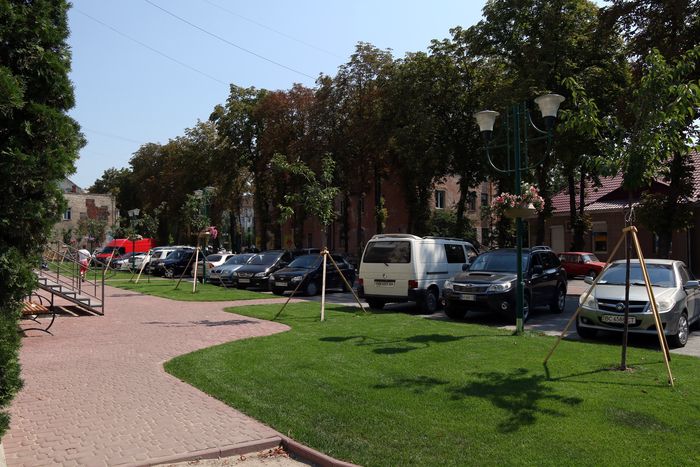 парковка в Могилеві-Подільському фото