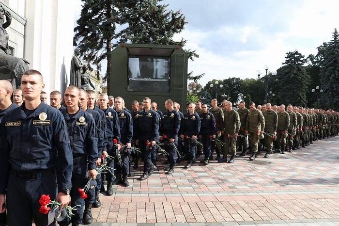 меморіальна дошка загиблим нацгвардійцям фото