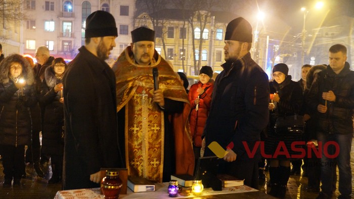 у Вінниці вшанували загиблих під Авдіївкою фото