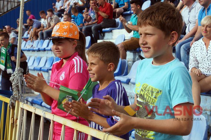 матч між Нивою-В і Поділлям у Вінниці фото