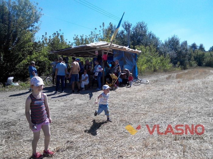 Заступника вінницького мера випровадили із майбутнього цвинтаря під вигуки «ганьба»