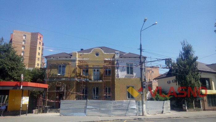кримський орнамент на вінницькій бібліотеці фото