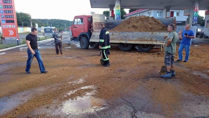 витік бензину у Тульчині фото