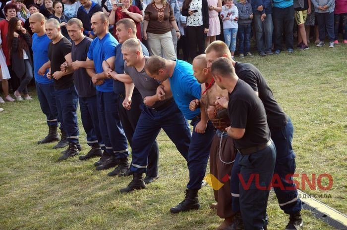 змагання на фестивалі "Живий вогонь" у Хмільнику фото