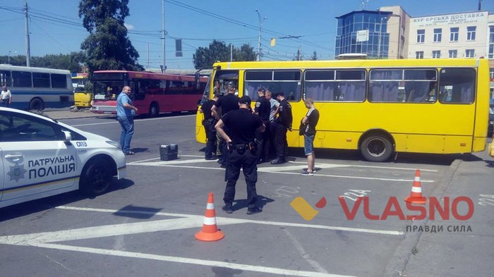 вибухівка у маршрутці у Вінниці фото