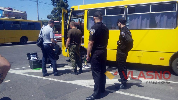 вибухівка у маршрутці у Вінниці фото