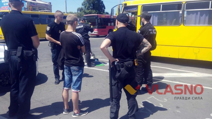 вибухівка у маршрутці у Вінниці фото