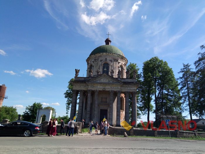 Воздвиженська церква фото