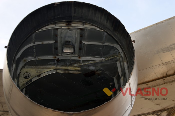 літак у селі Шпиків фото