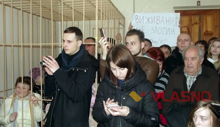 оштрафована за торгівлю яблуками бабуся Надія Паненко фото