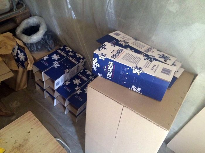 В підпільному цеху на Вінниччині підробляли «Фінляндію»