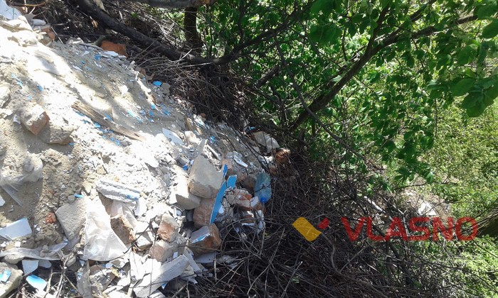сміттєзвалище на Старому місті у Вінниці фото