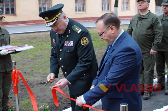 меморіал загиблим нацгвардійцям у Вінниці фото