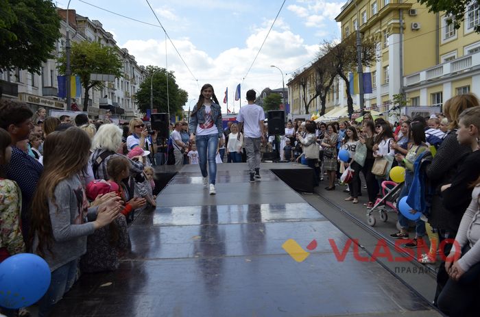 модний показ для дітей АТОвців фото