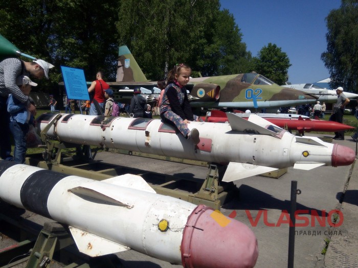 день відкритих дверей в музеї авіації у Вінниці фото
