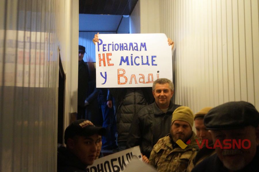 Вінницькі депутати влаштували акцію протесту проти скандального колеги 