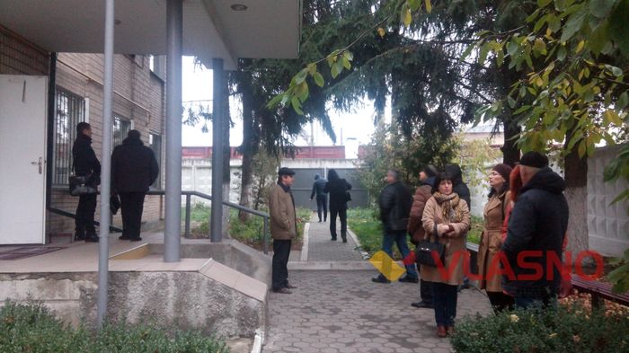 На Вінниччині п'яна жінка вдарила в око поліцейського: він осліп, суд відпустив підозрювану 