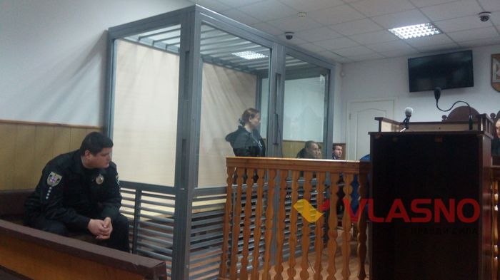 На Вінниччині п'яна жінка вдарила в око поліцейського: він осліп, суд відпустив підозрювану 