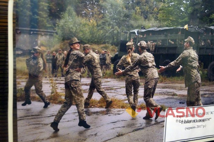 виставка "Вінничани в АТО" фото