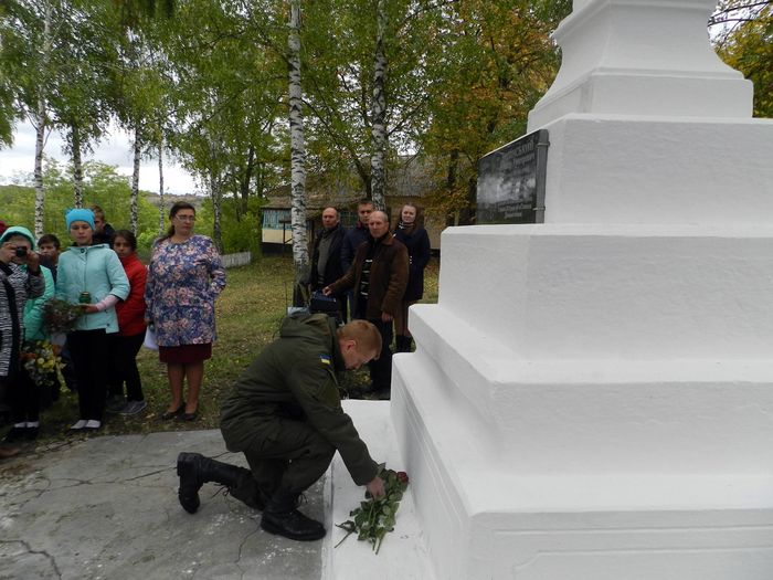 відкриття пам'ятника атовцю на Вінниччині фото