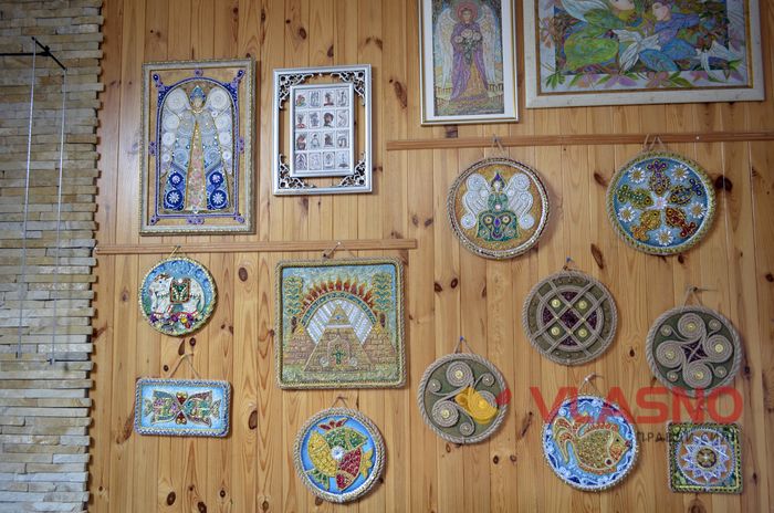 Вінничанка виготовляє картини, які зцілюють та притягують удачу 