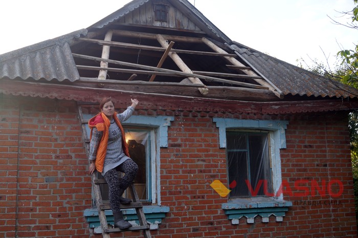 пошкоджений після вибухів будинок на Калинівщині фото
