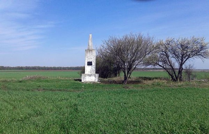 братські могили євреїв біля Липовця фото