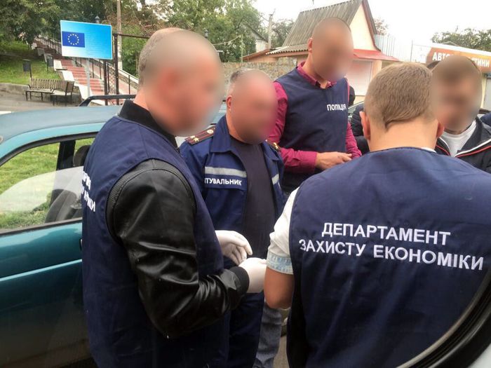 рятувальника взяли на хабарі фото