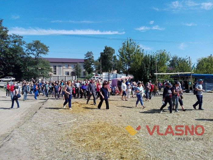 У Вінниці через кладовище перекрили три дороги  