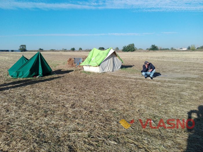 Удосвіта у Вінниці розігнали мирний протест та почали будувати кладовище 