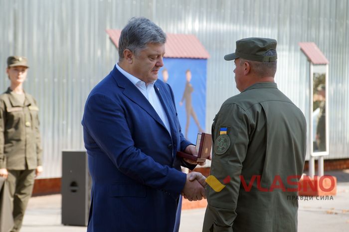 Порошенко нагородив калинівських нацгвардійців-9