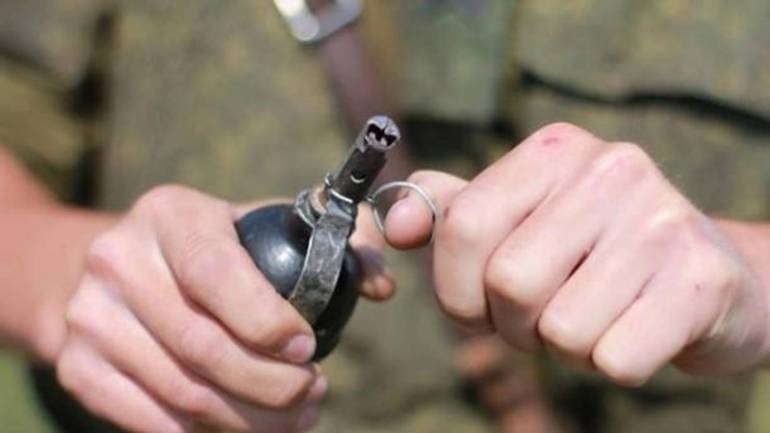 На Івано-Франківщині чоловік кинув гранату у натовп людей, є поранені