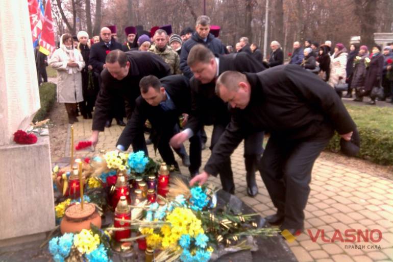 вшанування памяті жертв Голодомору у Вінниці фото