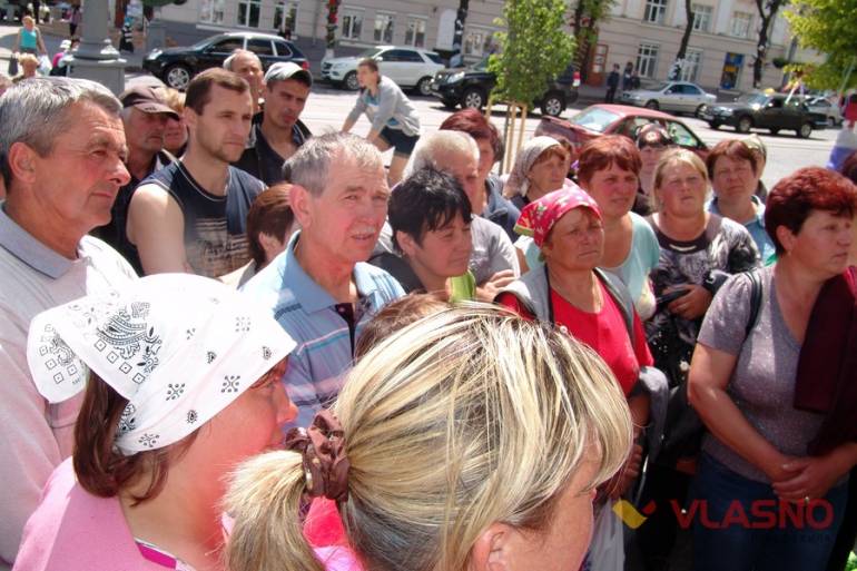 пікет з приводу рейдерського захоплення СТОВ "Поділля" у Строїнцях фото
