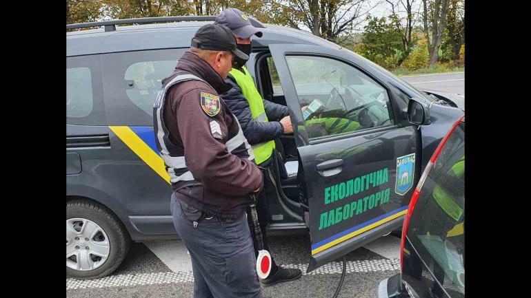 На Вінниччині штрафують водіїв &ldquo;шкідливих&rdquo; автівок