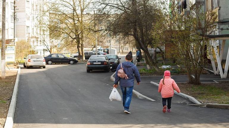 У Вінниці оновлюють прибудинкові території